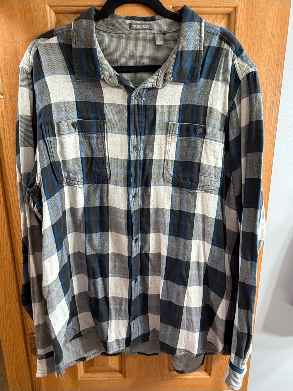 Toad&Co Men's Blue, Gray and White Plaid Button-Down Shirt